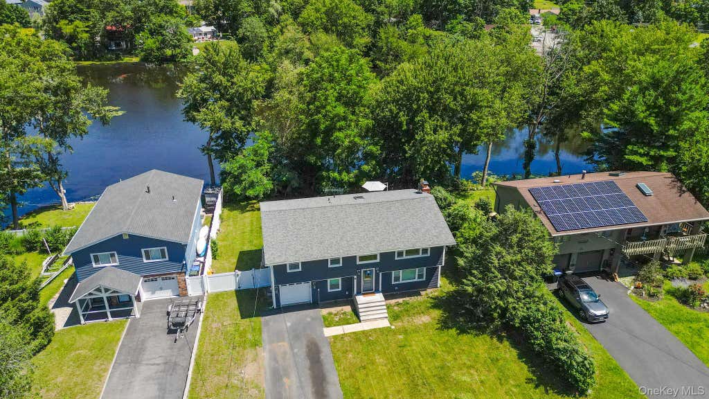 Photo of 36 Lakewood Road, Greenwood Lake, NY 10925 (MLS # 1037531)