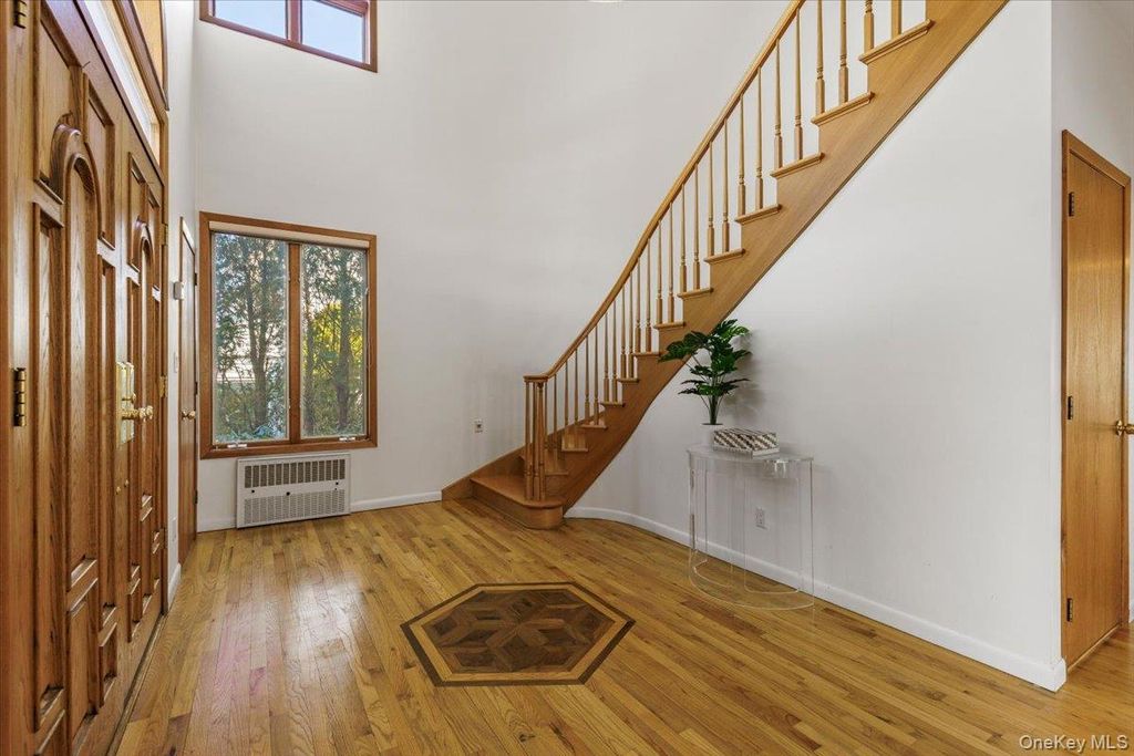 Photo of 174 Lawrence Avenue, Eastchester, NY 10709 (MLS # 962769)