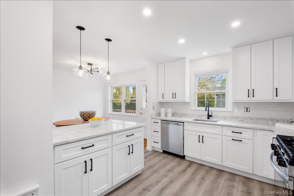 Photo of 53 Jennings Road, White Plains, NY 10605 (MLS # 980680)