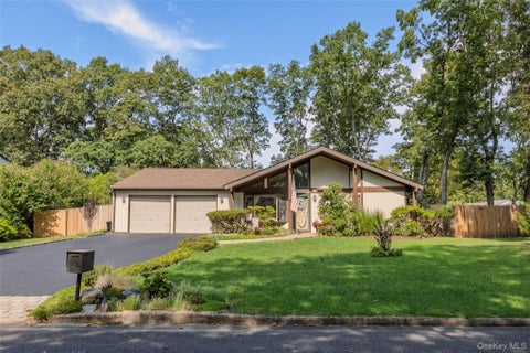 Homes For Sale - 24 Yosemite Lane<br/> Coram, NY 11727