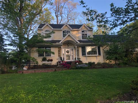 34 Peterborough Drive Northport NY 11768