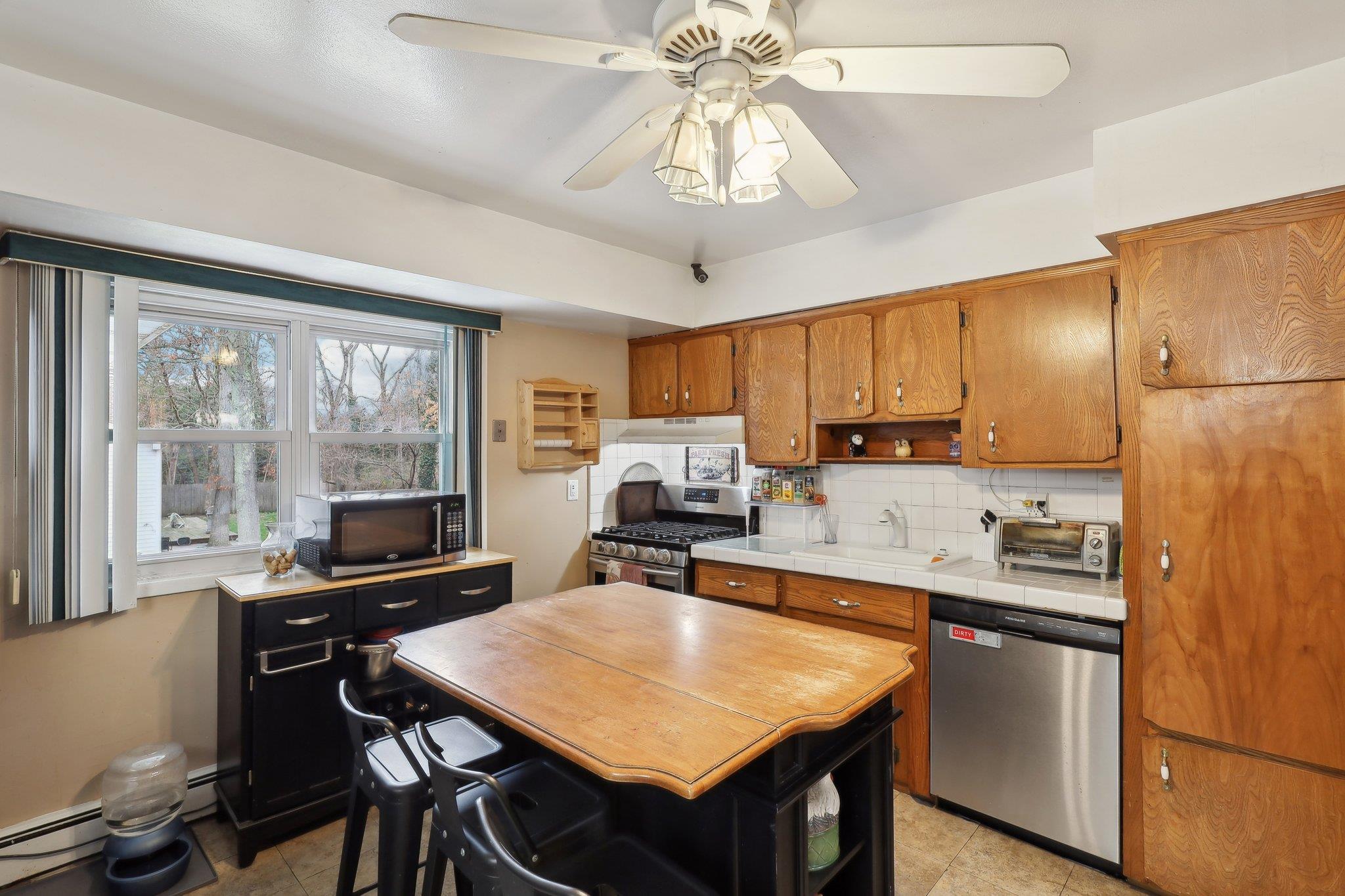 4 Hawthorne Street, Farmingdale, New York image 9