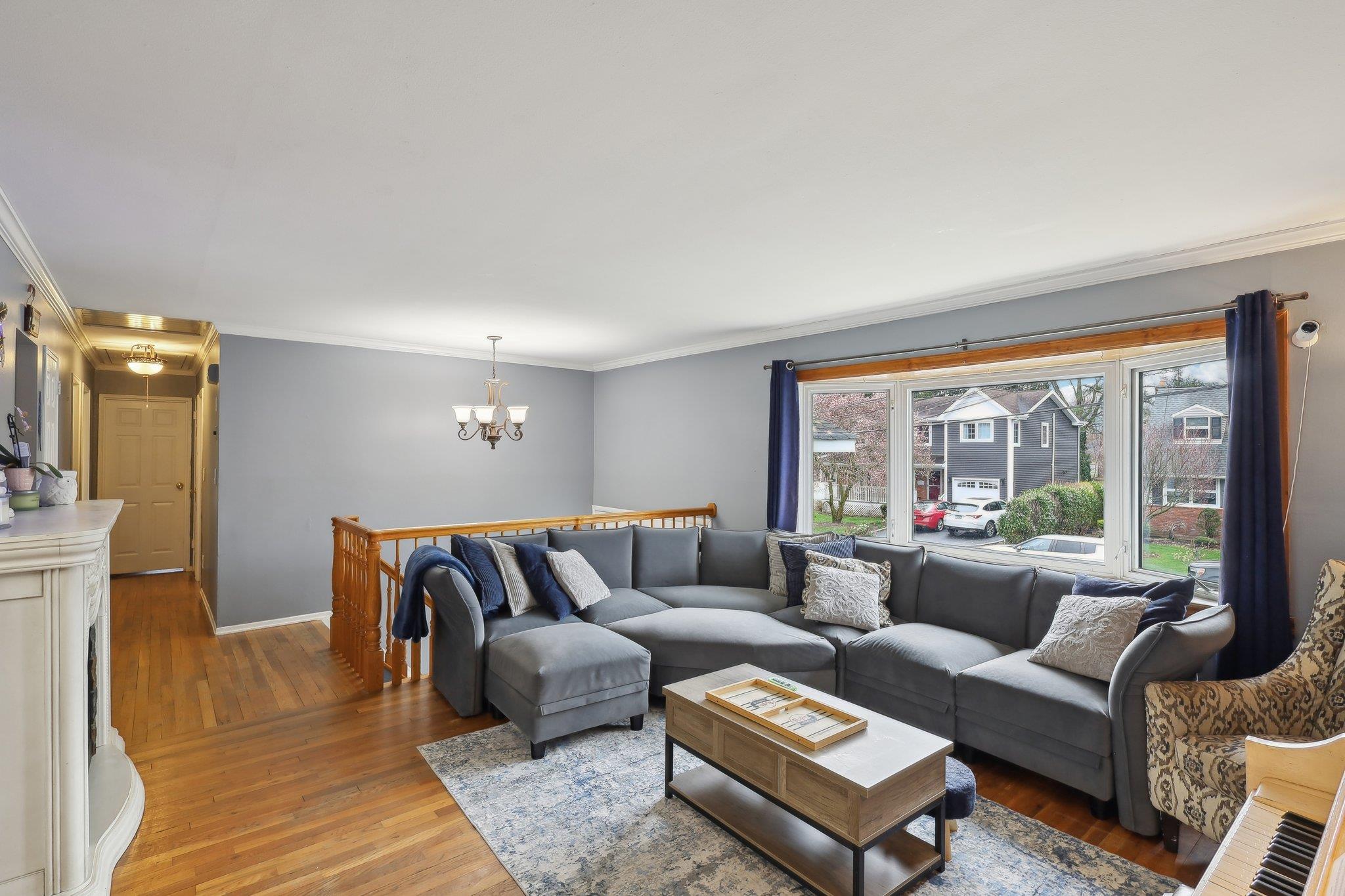 4 Hawthorne Street, Farmingdale, New York image 5