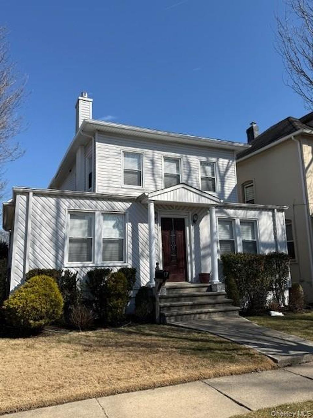 Photo of 17 Park Place, Floral Park, NY 11001 (MLS # 933280)