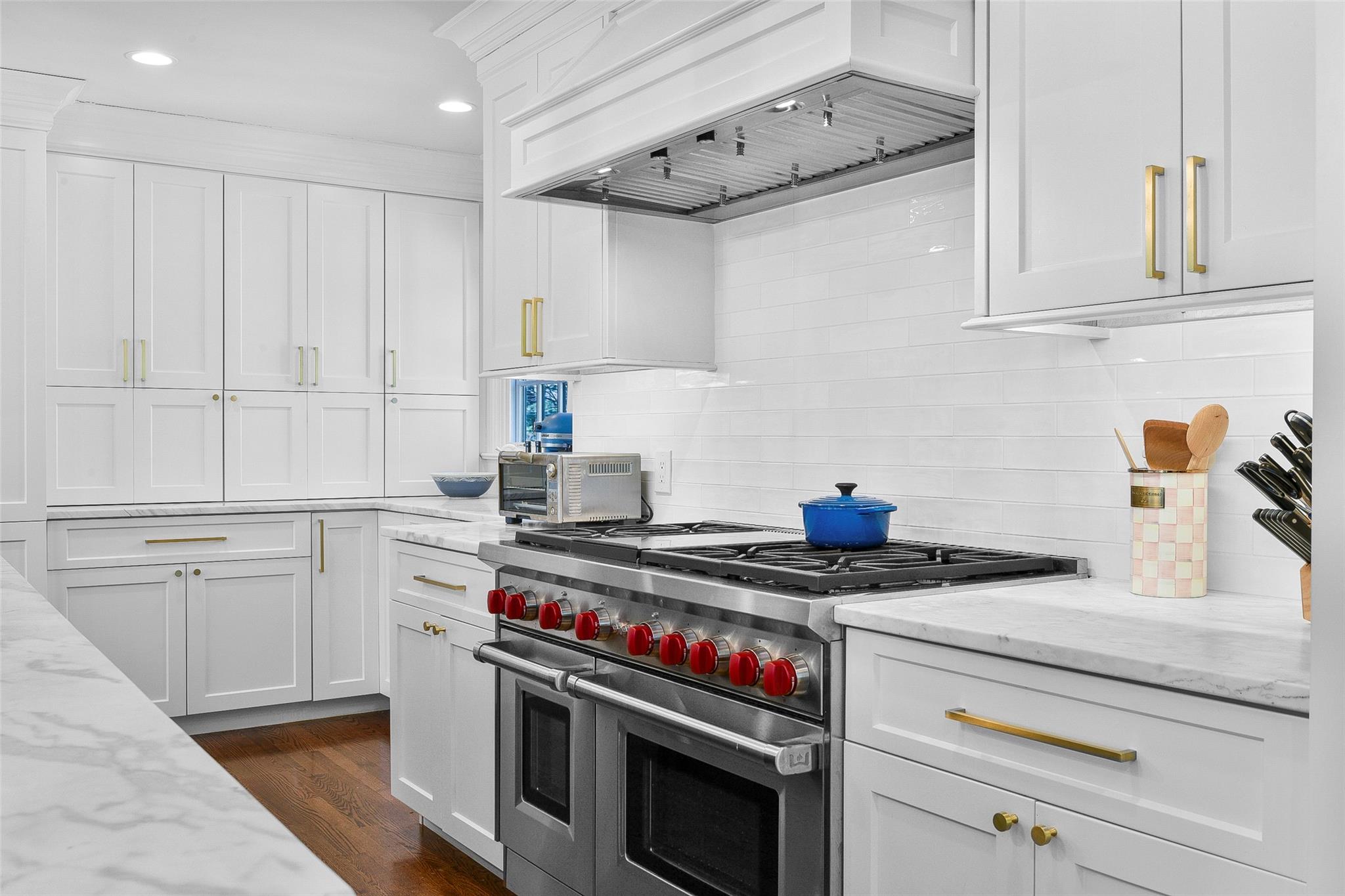 6 Highwood Avenue, Larchmont, New York image 20