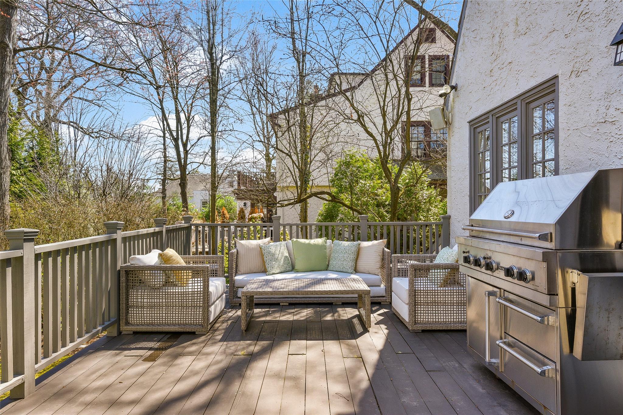6 Highwood Avenue, Larchmont, New York image 46