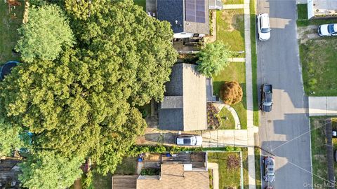 Photo of 111 Sherbrooke Road, West Babylon, NY 11704 (MLS # 927946)