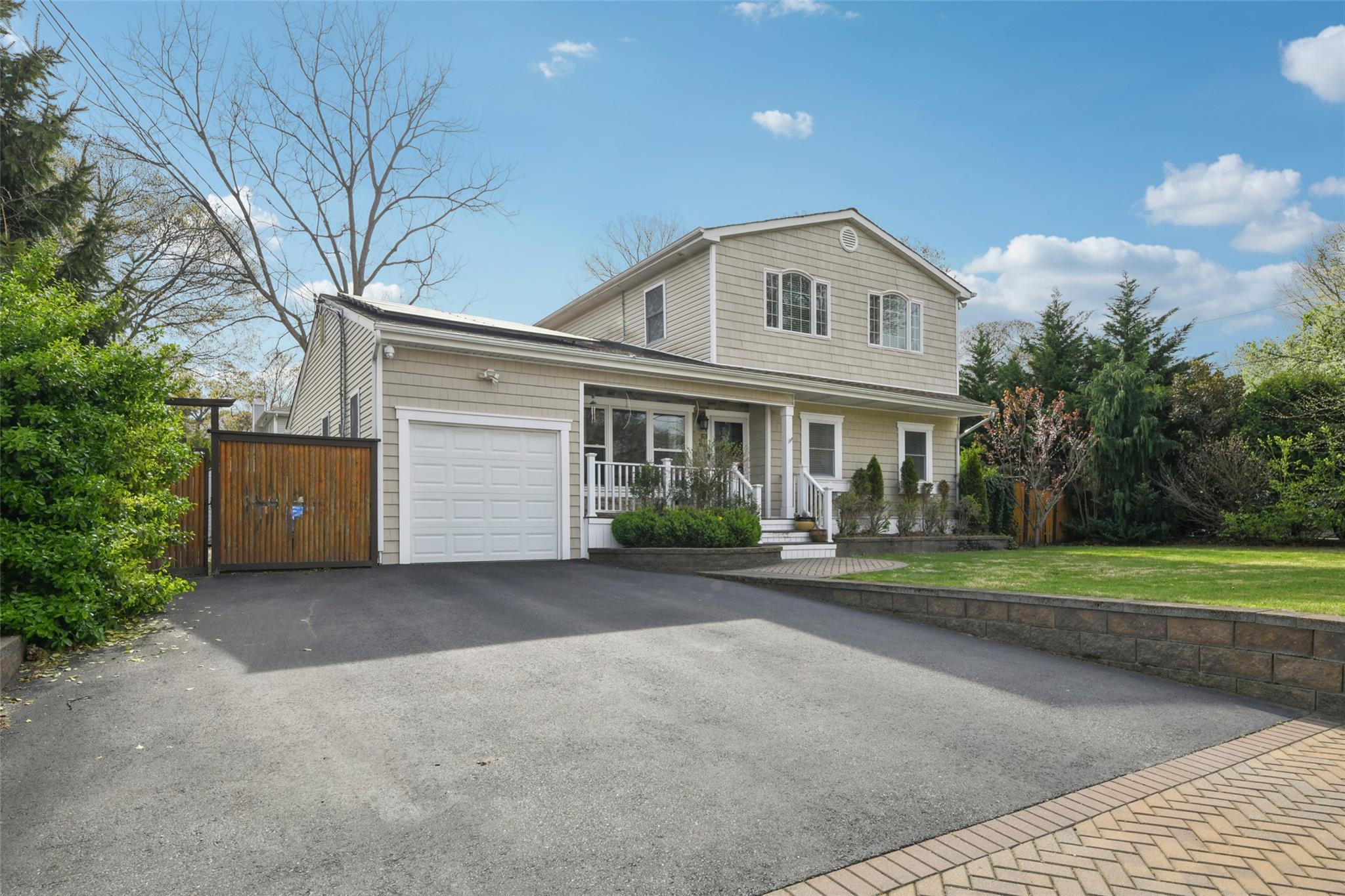 3 Bayard Street, Lake Grove, New York image 1