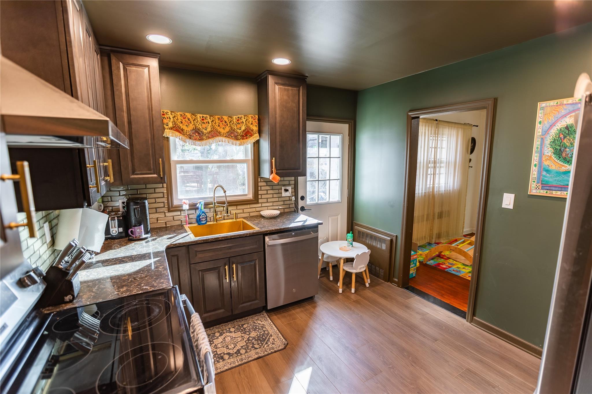 529 Hazel Drive, Woodmere, New York image 5