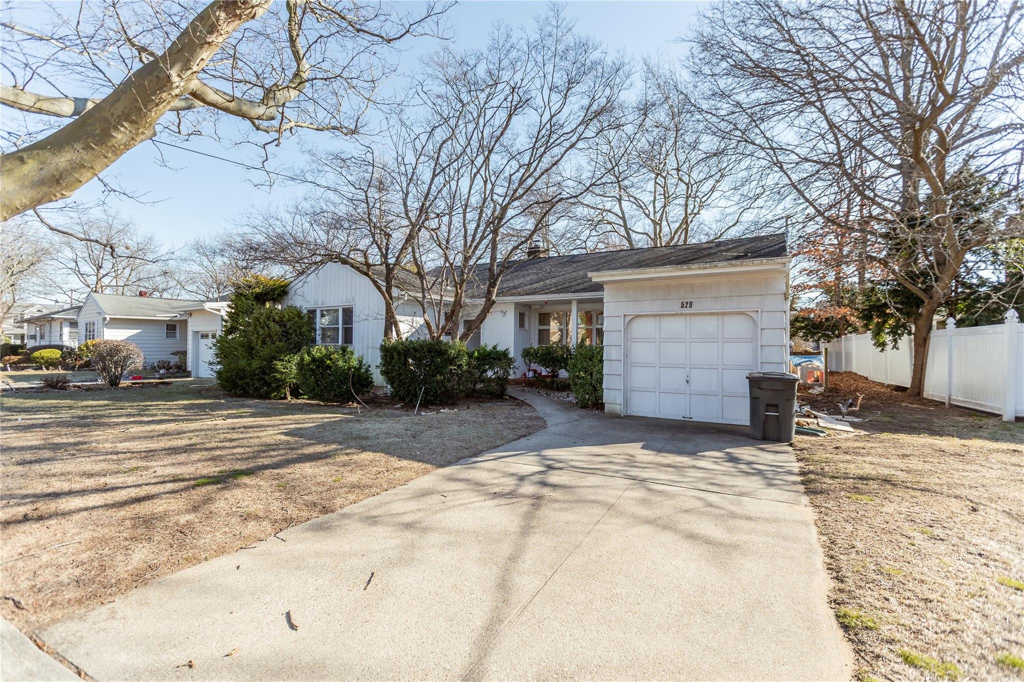 529 Hazel Drive, Woodmere, New York image 3