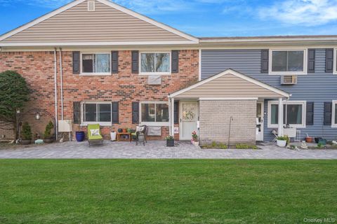 Photo of 40 W 4th St St #103, Patchogue, NY 11772 (MLS # 986564)