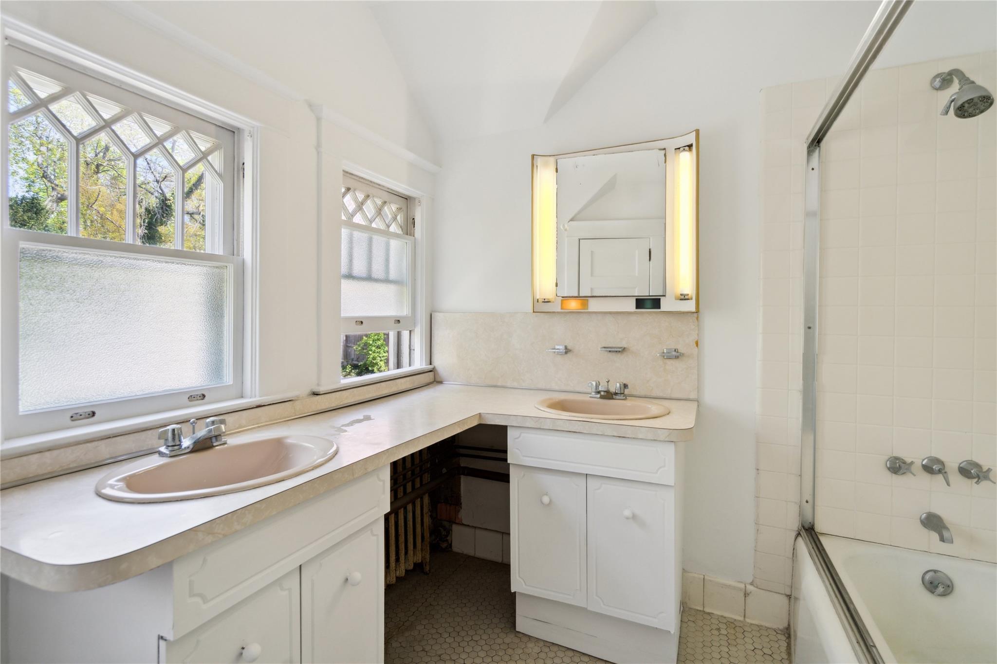 297 Buckram Road, Locust Valley, New York image 17