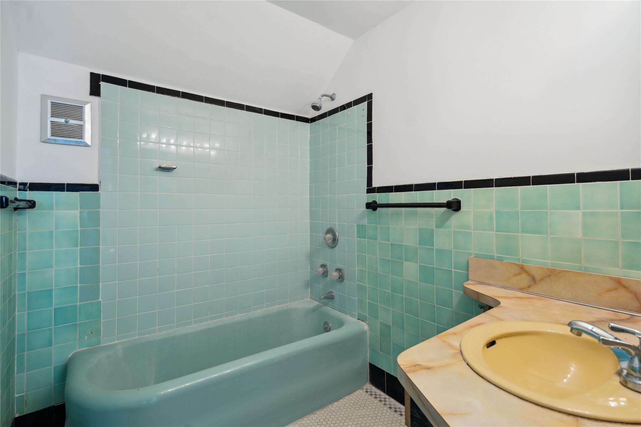 297 Buckram Road, Locust Valley, New York image 13