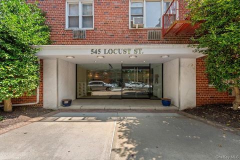 Photo of 80 William Street St #2E, Mount Vernon, NY 10552 (MLS # 926508)