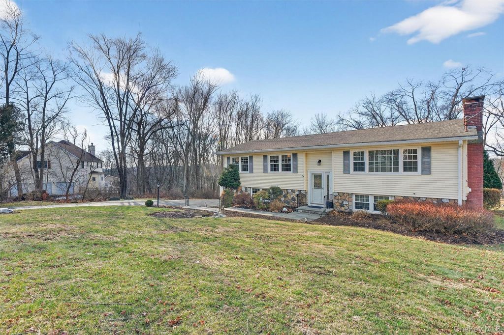 Photo of 34 Lindy Drive, Carmel, NY 10512 (MLS # 950667)