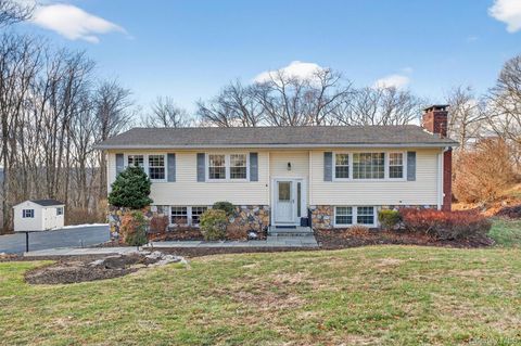 Homes For Sale - 34 Lindy Drive<br/> Putnam County, Carmel, NY 10512