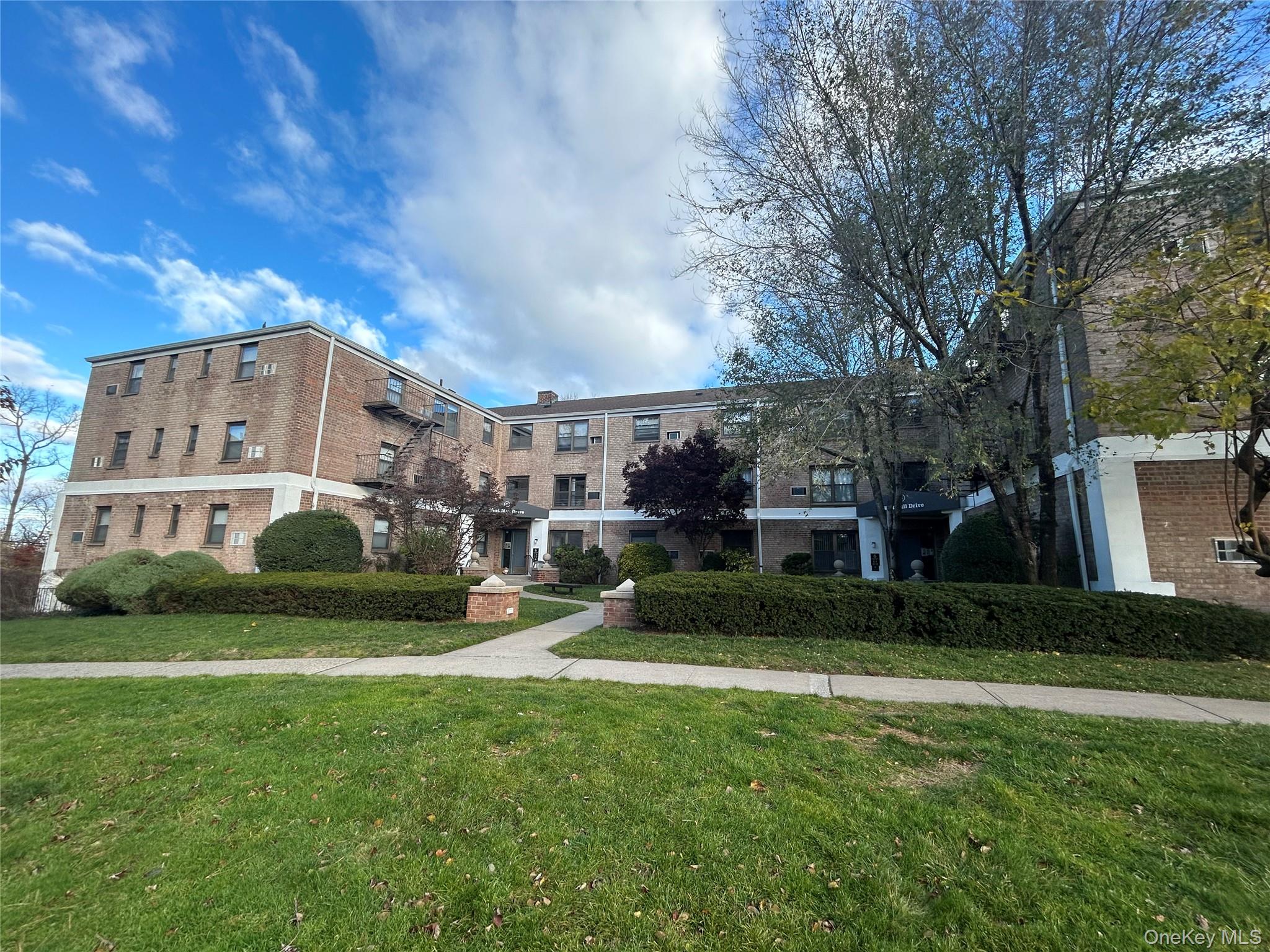 6 West Mill Drive 1E