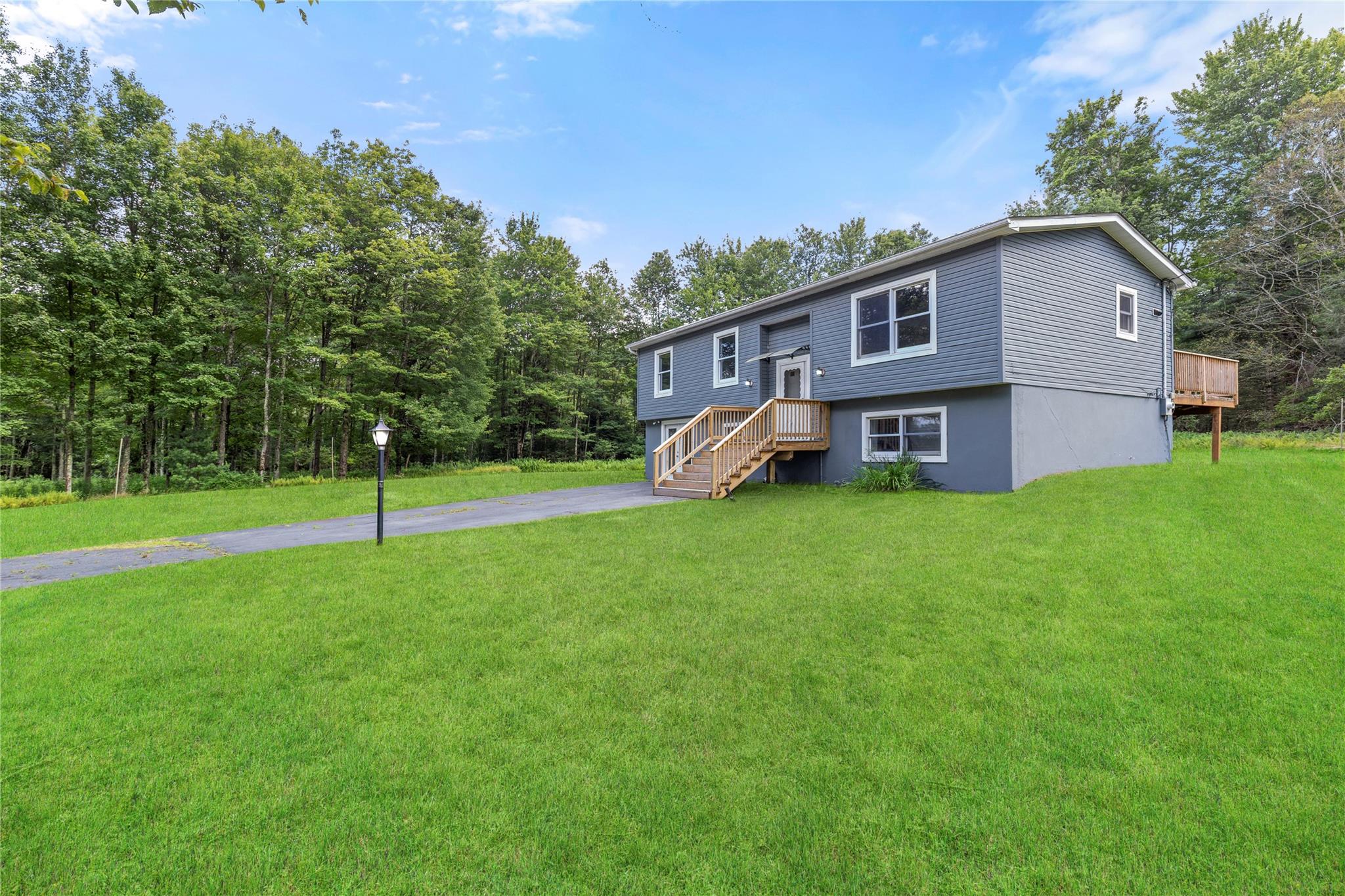 39 Dingle Daisy Road