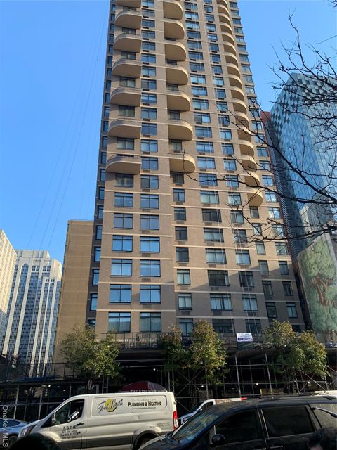 400 east 70 street Street 3501 New York (Manhattan) NY 10021