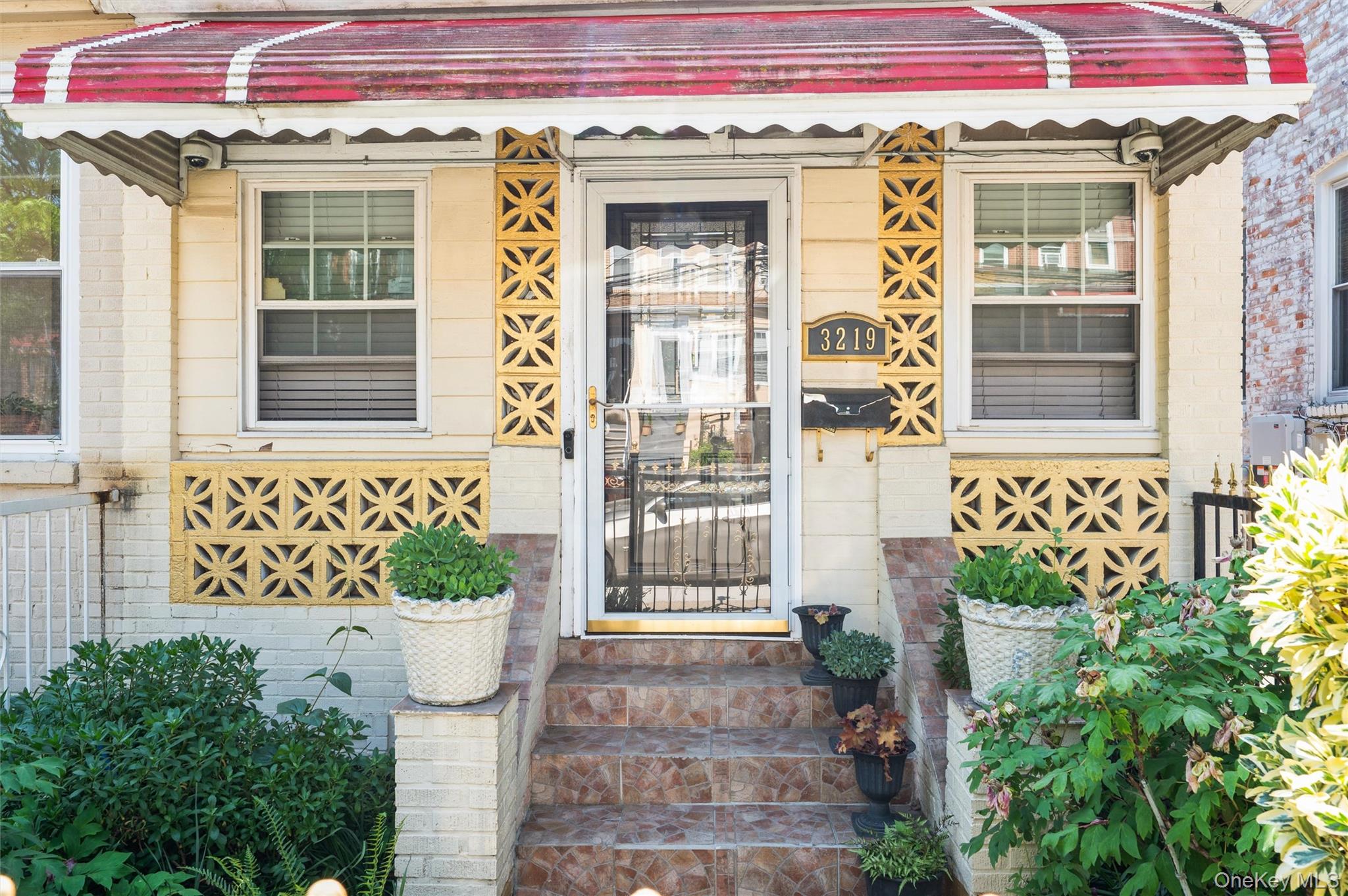 3219 Fenton Avenue