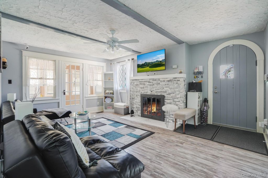 Photo of 4 Crestwood Boulevard, Poughkeepsie, NY 12603 (MLS # 977934)