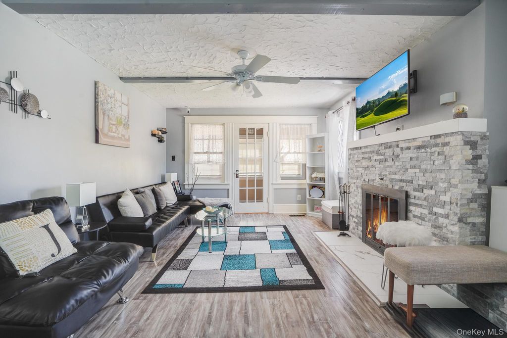 Photo of 4 Crestwood Boulevard, Poughkeepsie, NY 12603 (MLS # 977934)