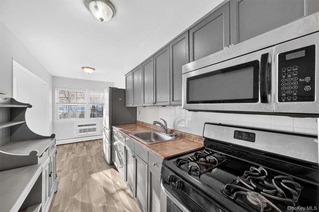 Photo of 4 Colonial Road #96, Beacon, NY 12508 (MLS # 946076)