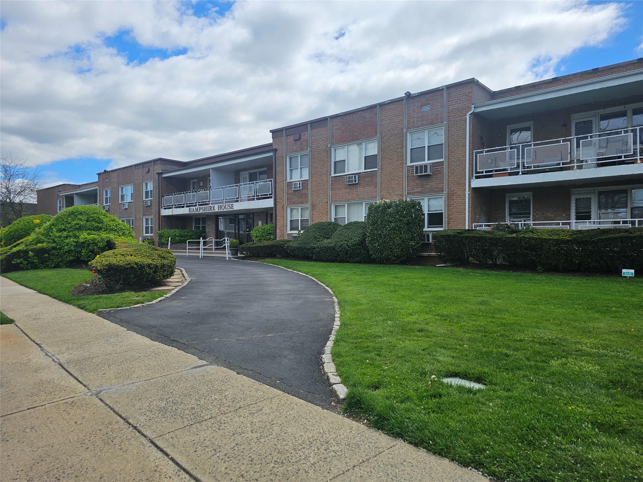 601 Chestnut Street #B3, Cedarhurst, New York image 1