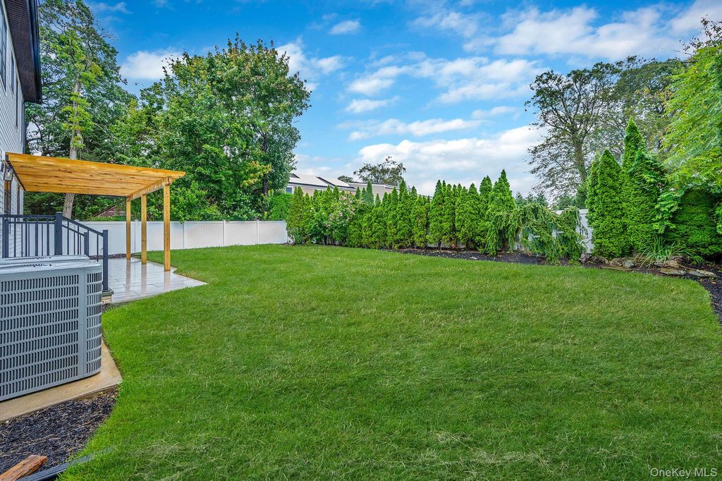 Photo of 1555 Henry Road, Wantagh, NY 11793 (MLS # 904067)