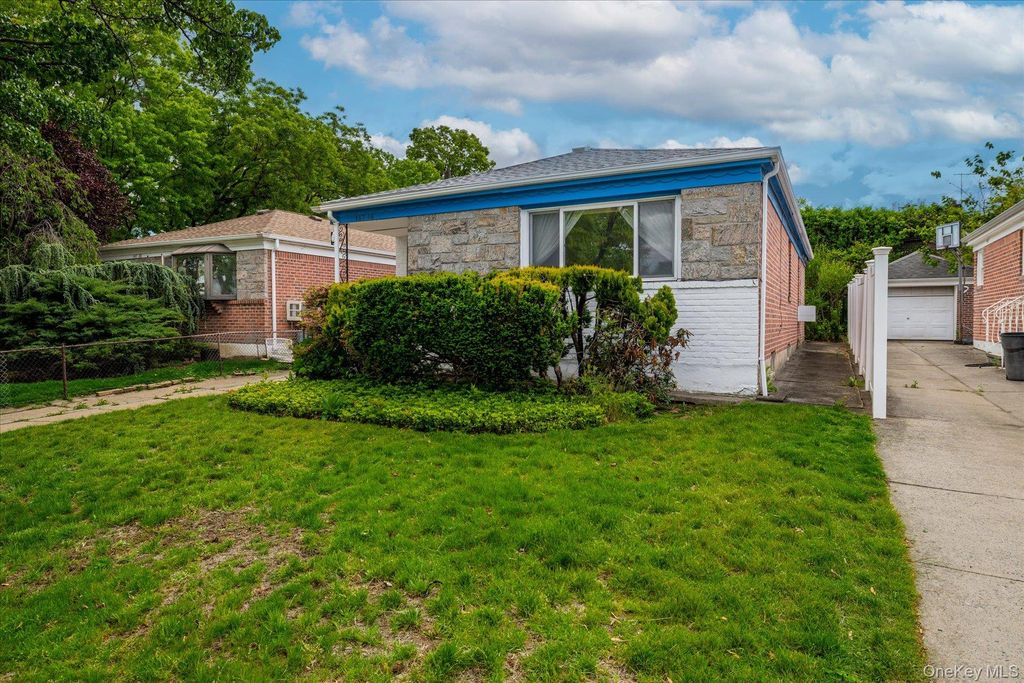 Photo of 14784 6th Avenue, Whitestone, NY 11357 (MLS # 1000755)