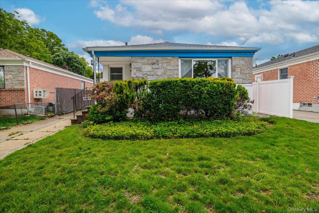 Photo of 14784 6th Avenue, Whitestone, NY 11357 (MLS # 1000755)