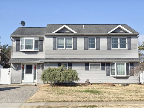 34 Arch Lane Hicksville NY 11801