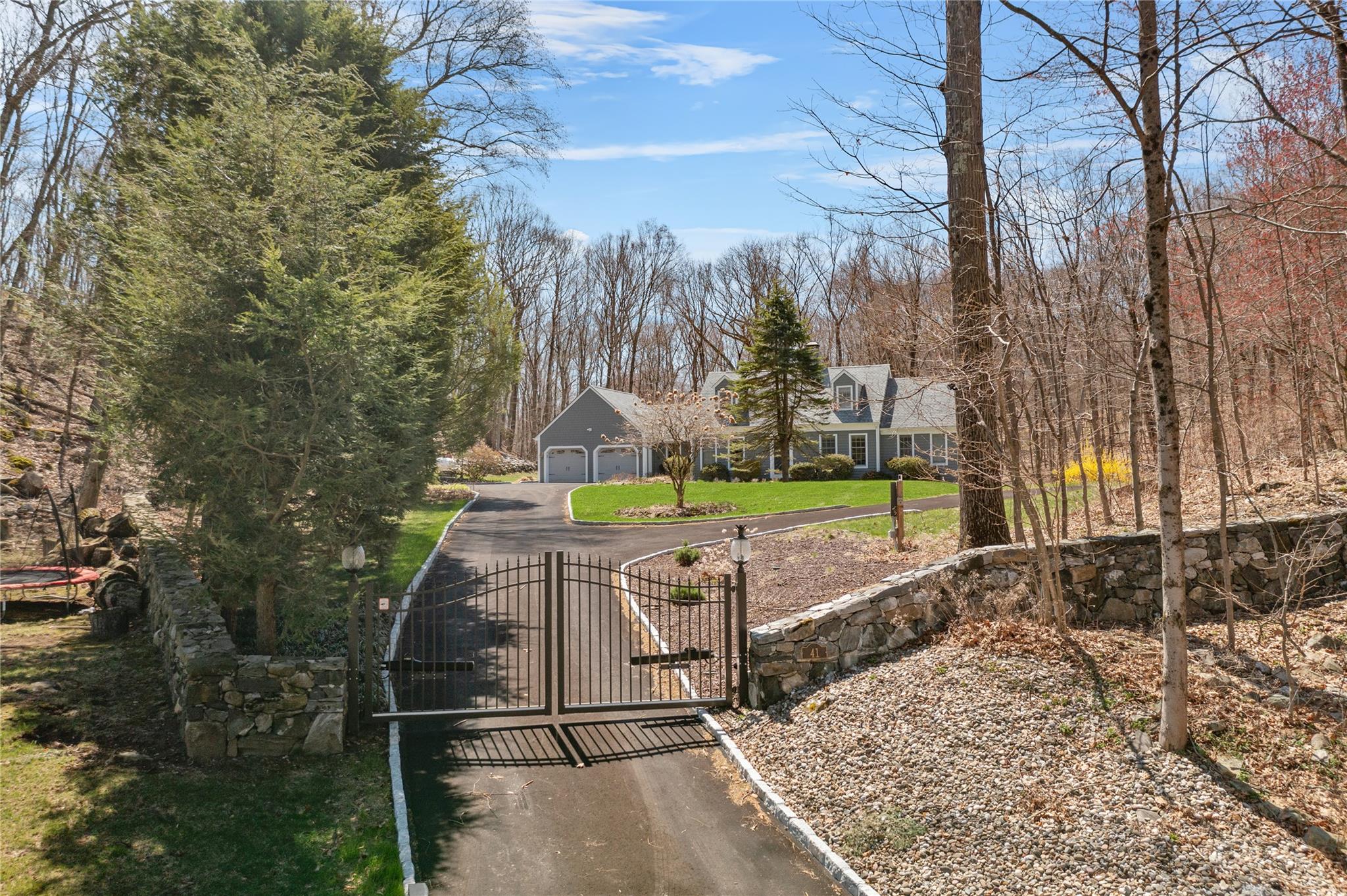 Lavelle Road, Holmes, New York - 4 Bedrooms  
3 Bathrooms  
8 Rooms - 