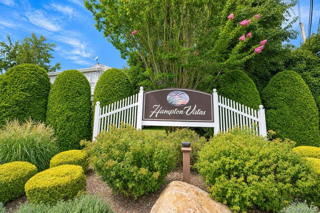 Photo of 31 Vista Drive N, Manorville, NY 11949 (MLS # 1039902)