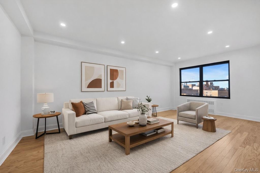 Photo of 99-32 66th Road #7G, Rego Park, NY 11374 (MLS # 980042)