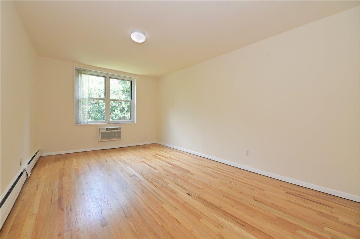 25 Canterbury Road #3-T, Great Neck, New York image 11