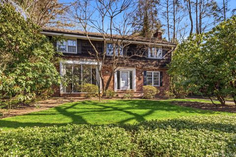 216 Clent Road Great Neck NY 11021