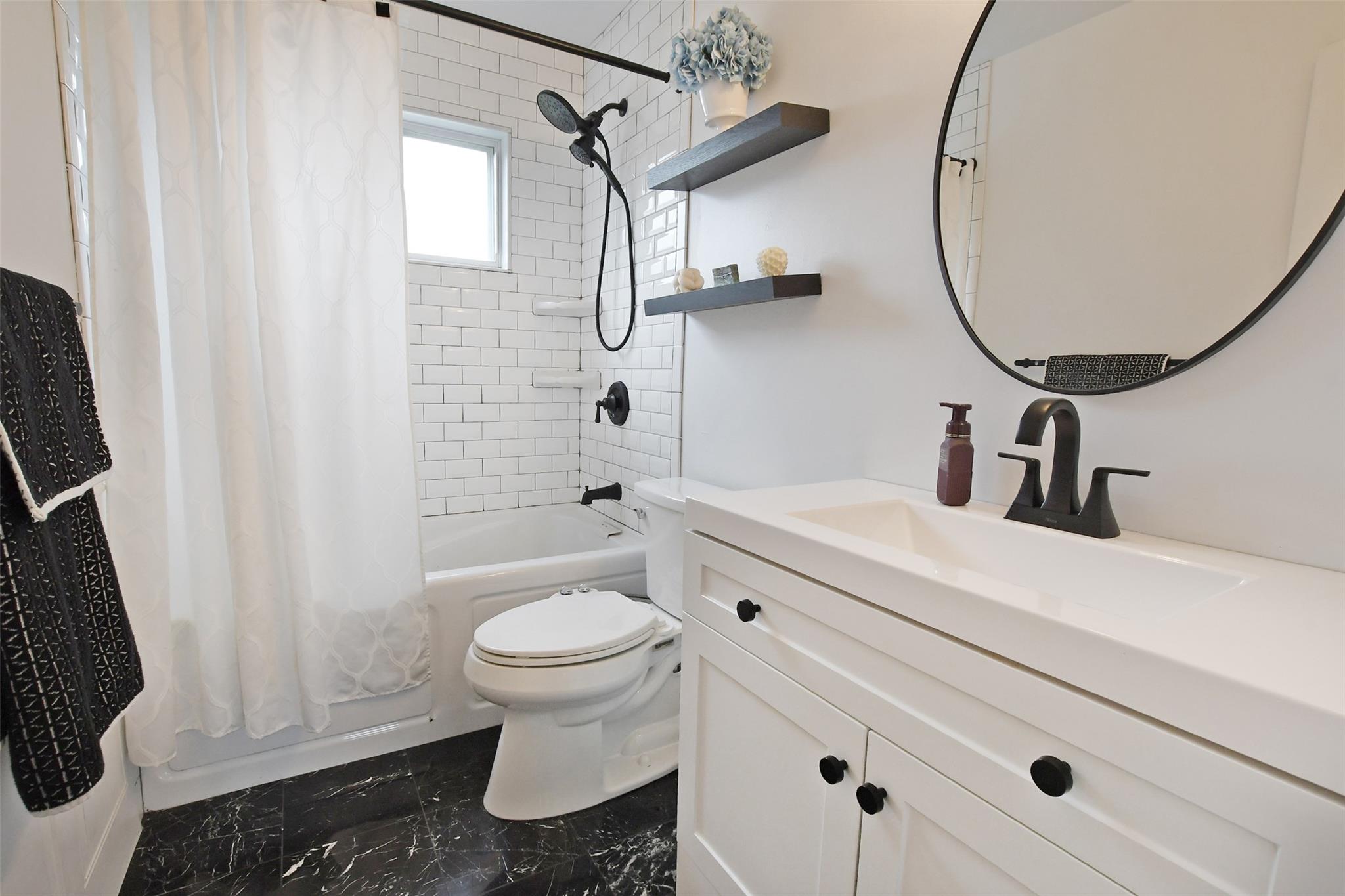 34 W Paige Lane, Moriches, New York image 22