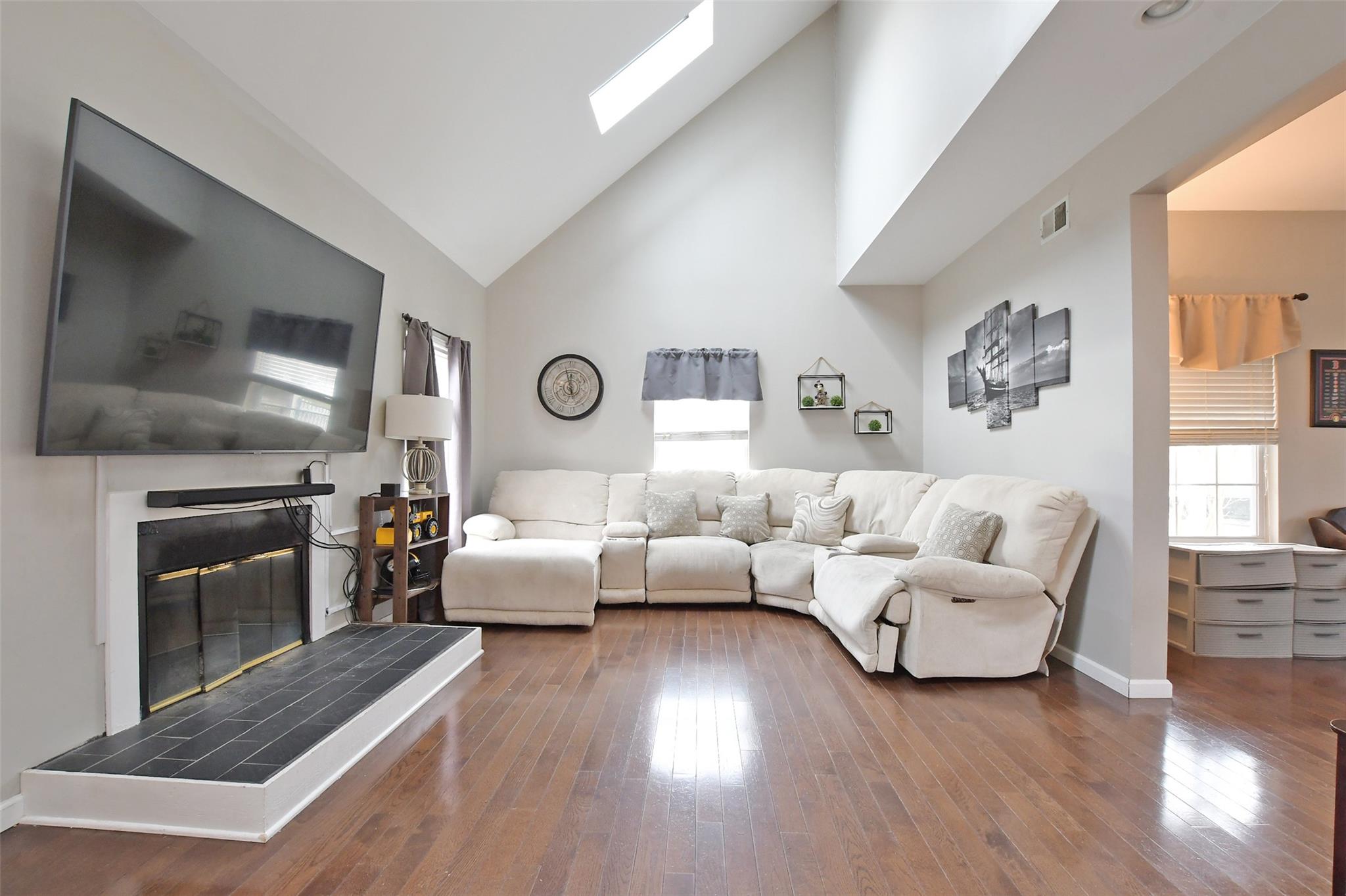 34 W Paige Lane, Moriches, New York image 4