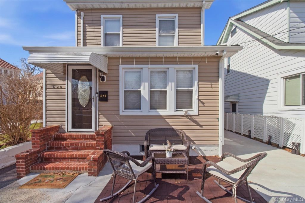 Photo of 620 S 9th Avenue, Mount Vernon, NY 10550 (MLS # 974814)