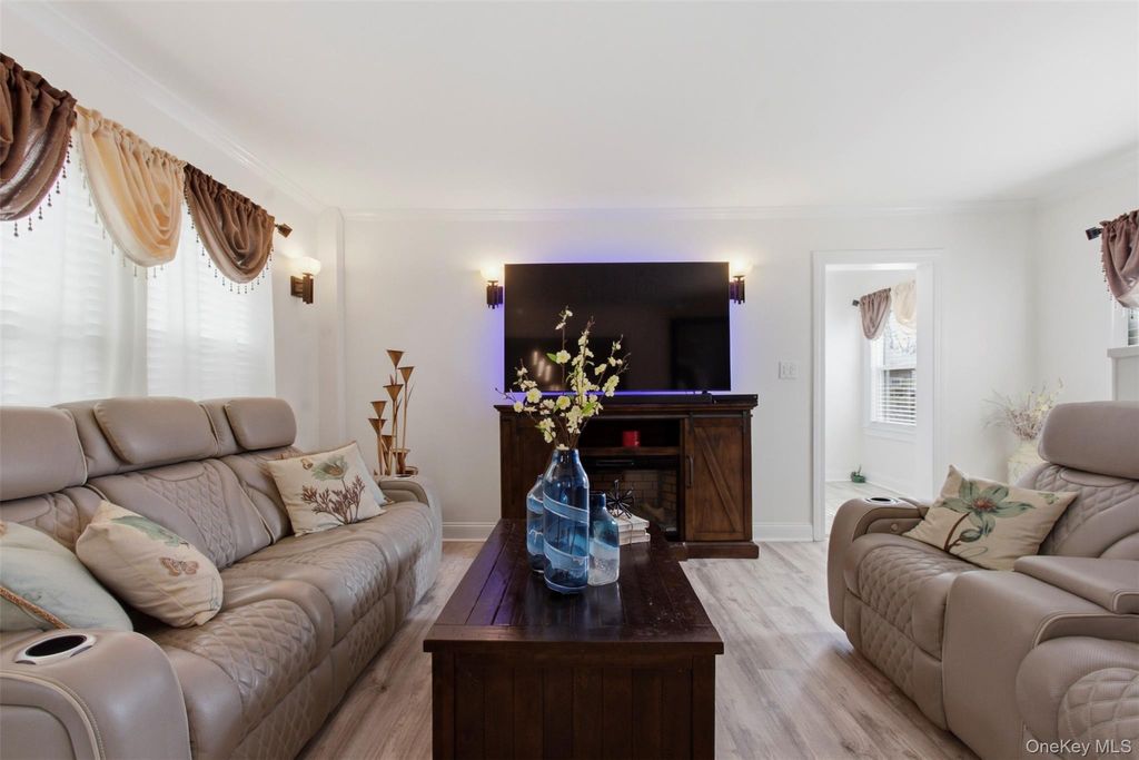 Photo of 620 S 9th Avenue, Mount Vernon, NY 10550 (MLS # 974814)