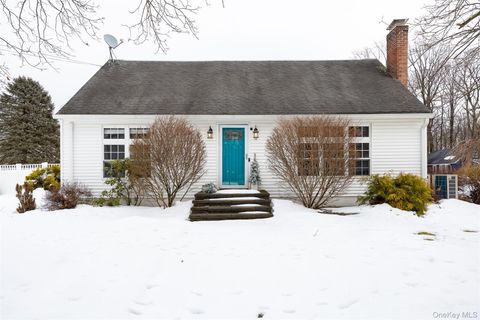 Homes For Sale - 12 Valley View Road<br/> Hyde Park, NY 12538