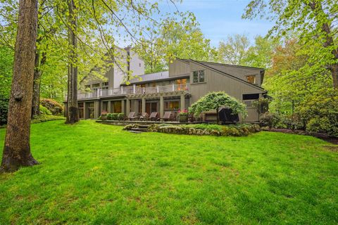 17 Eastwoods Road Pound Ridge NY 10576