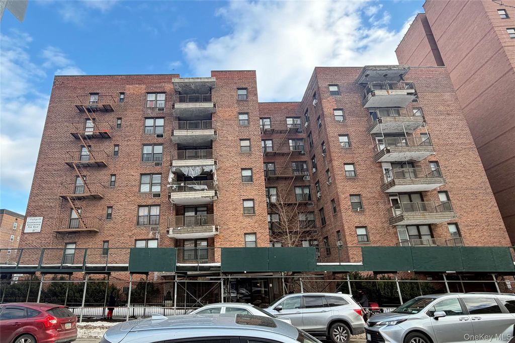 Photo of 13870 Elder Avenue #4S, Flushing, NY 11355 (MLS # 960550)