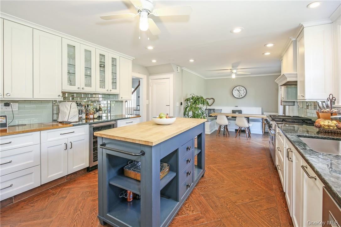 26 Earlwoode Drive