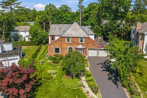 Homes For Sale - 36 Strathmore Road<br/> Great Neck, NY 11023