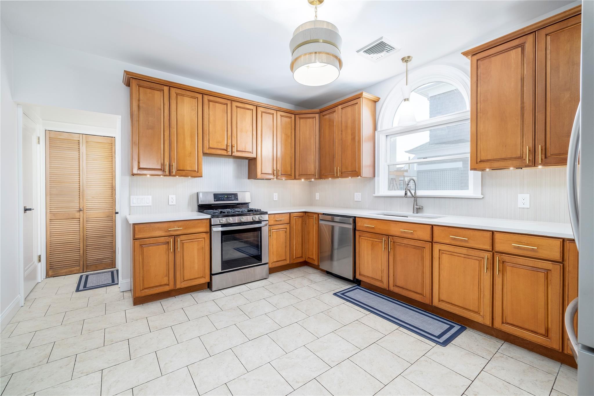 130 Cedarhurst Avenue, Point Lookout, New York image 7
