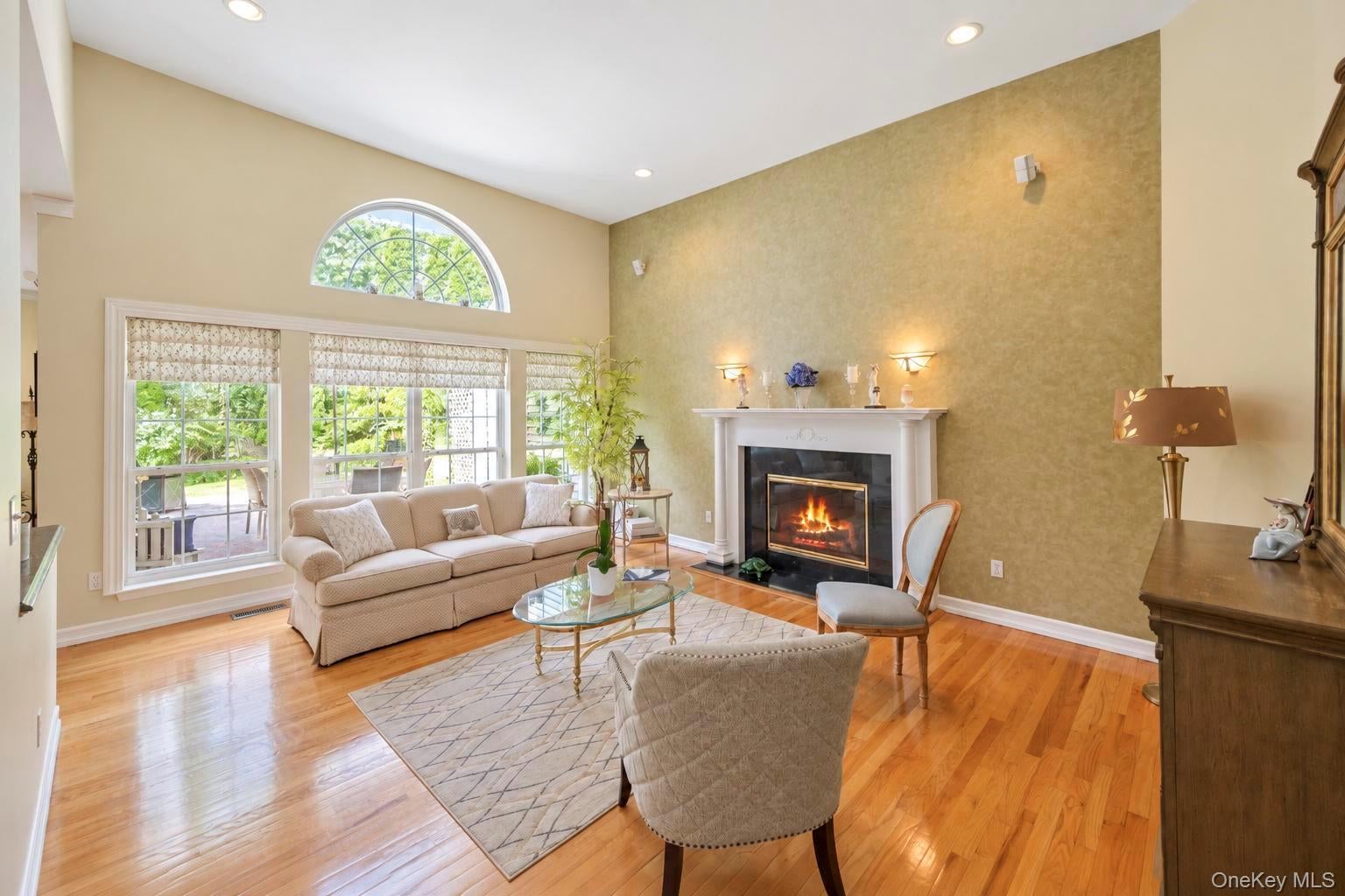 7 Wood Hollow Drive