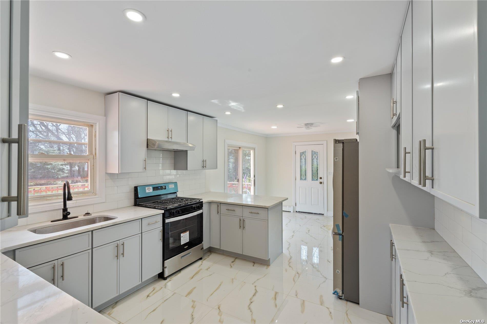19 E Hamilton Avenue, Massapequa, New York image 7