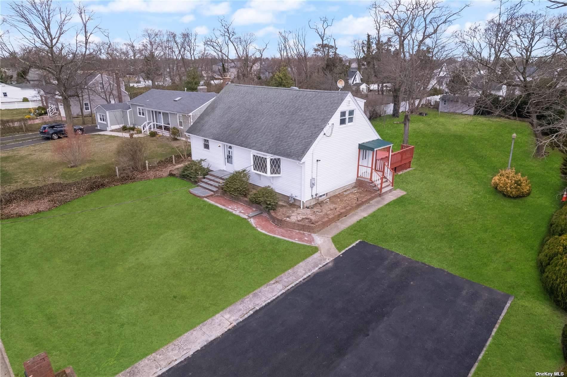 19 E Hamilton Avenue, Massapequa, New York image 15